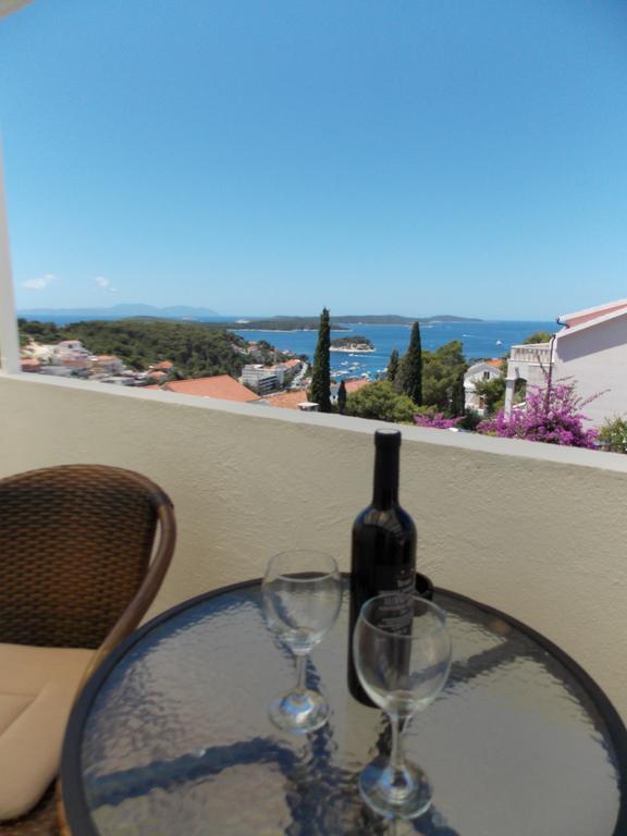 Guest house And Jasna Hvar Town