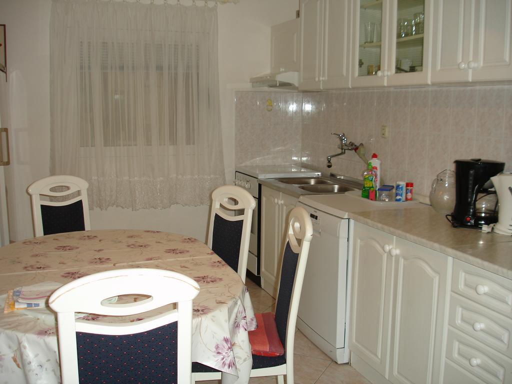Bozo Apartment Hvar Town