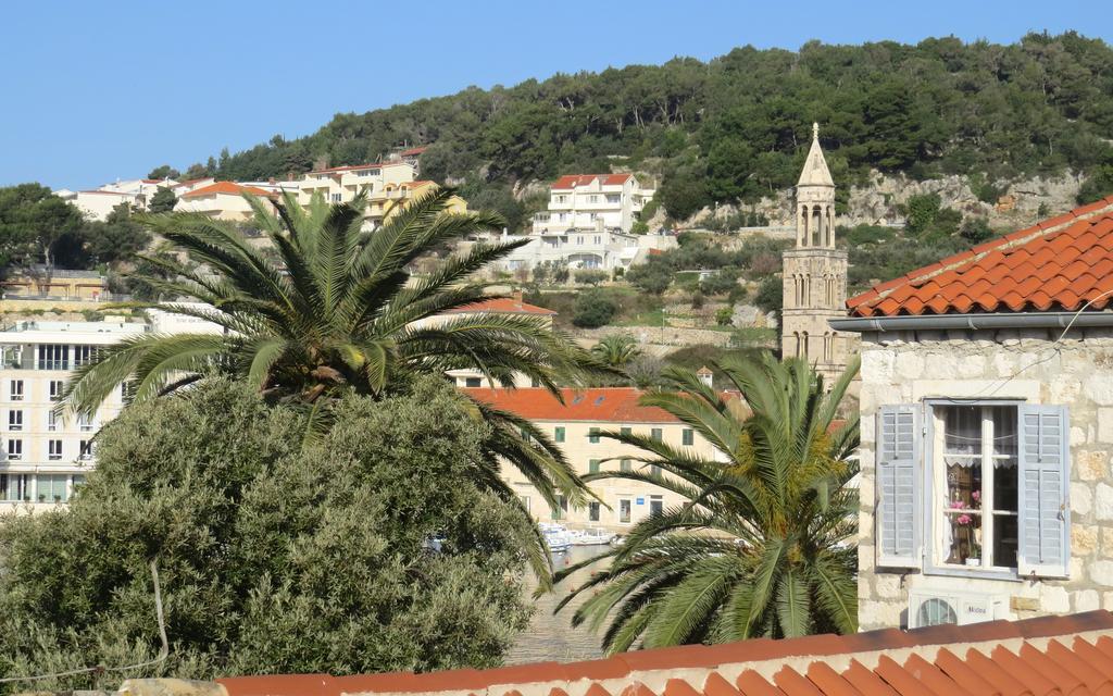 Apartment Pinna Hvar