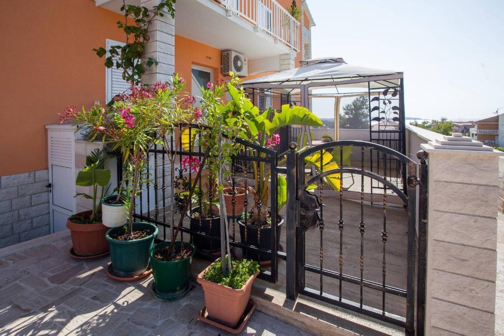 Vera Apartment