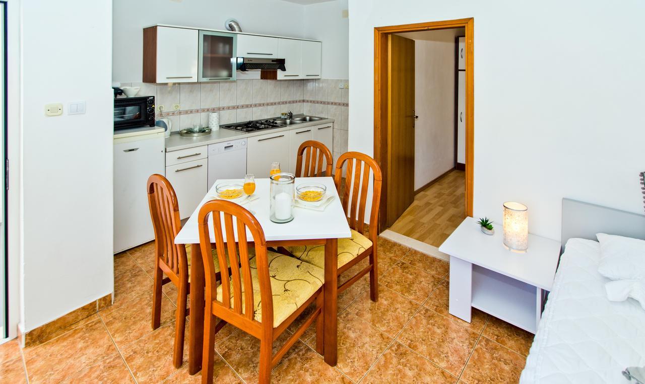 Ana I Apartment