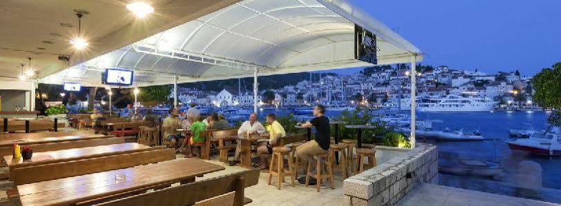 Hotel Delfin Hvar 2*