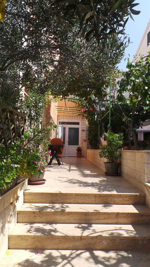 Vera Apartment