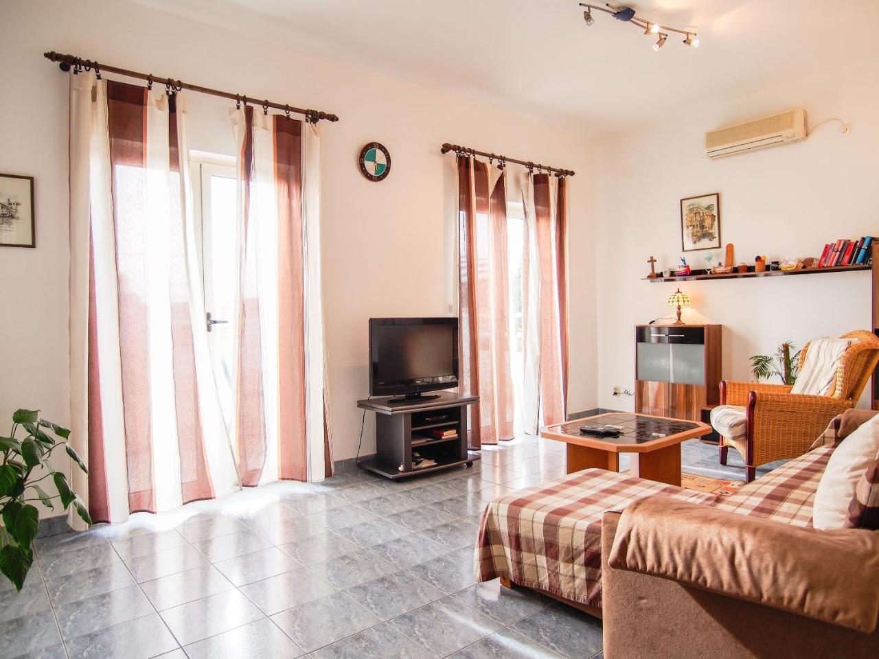 Apartman Dirk *