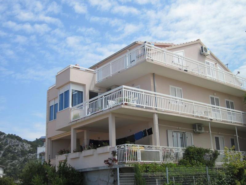 In With Sea View, Terrace, Air Conditioning, Wi-fi