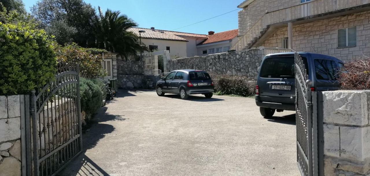 Dirk * Hvar Town