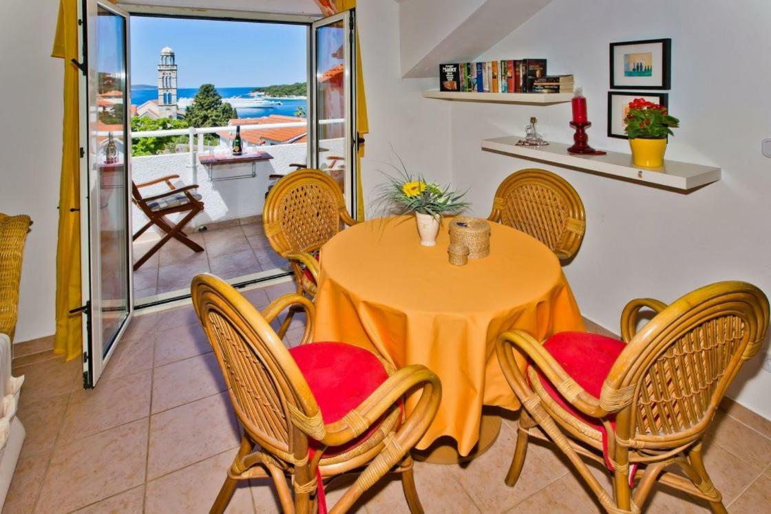 Apartment Jacky Hvar Town