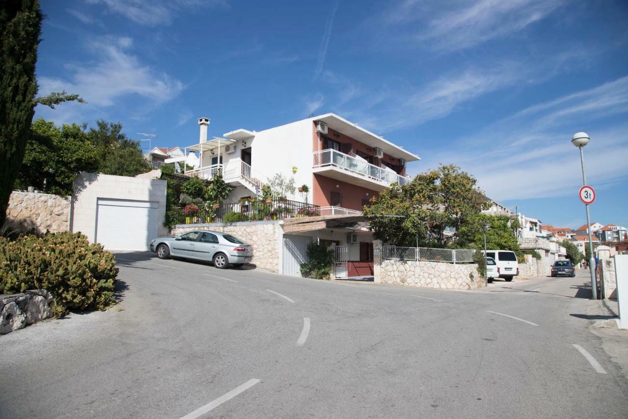 And Nikol Apartment *
