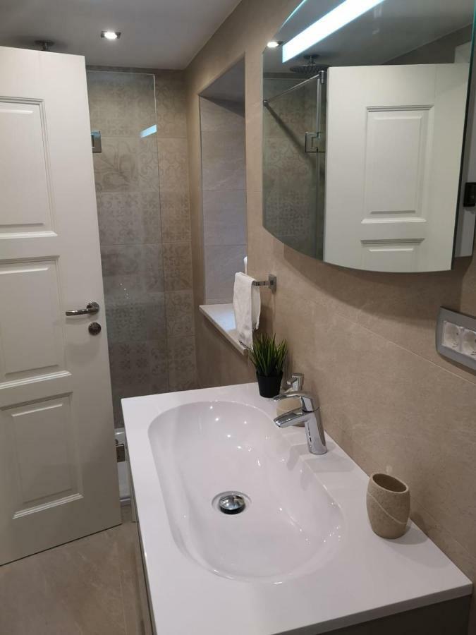 Apartment Azamara Old Town