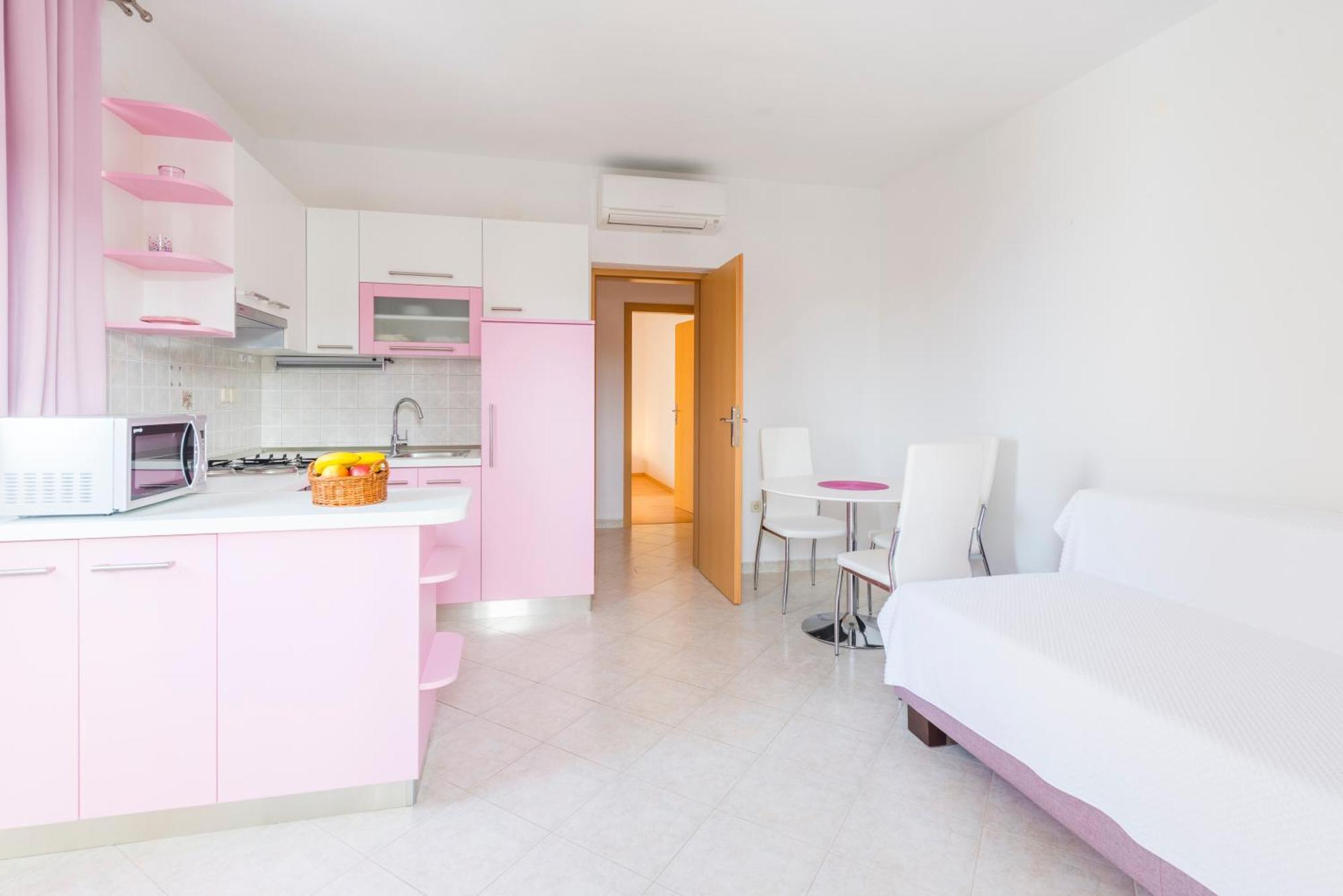 Apartment Nikolina *