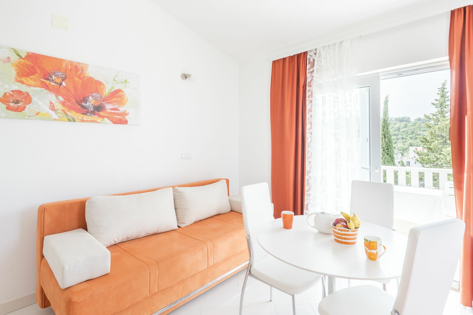 Nikolina Apartment *