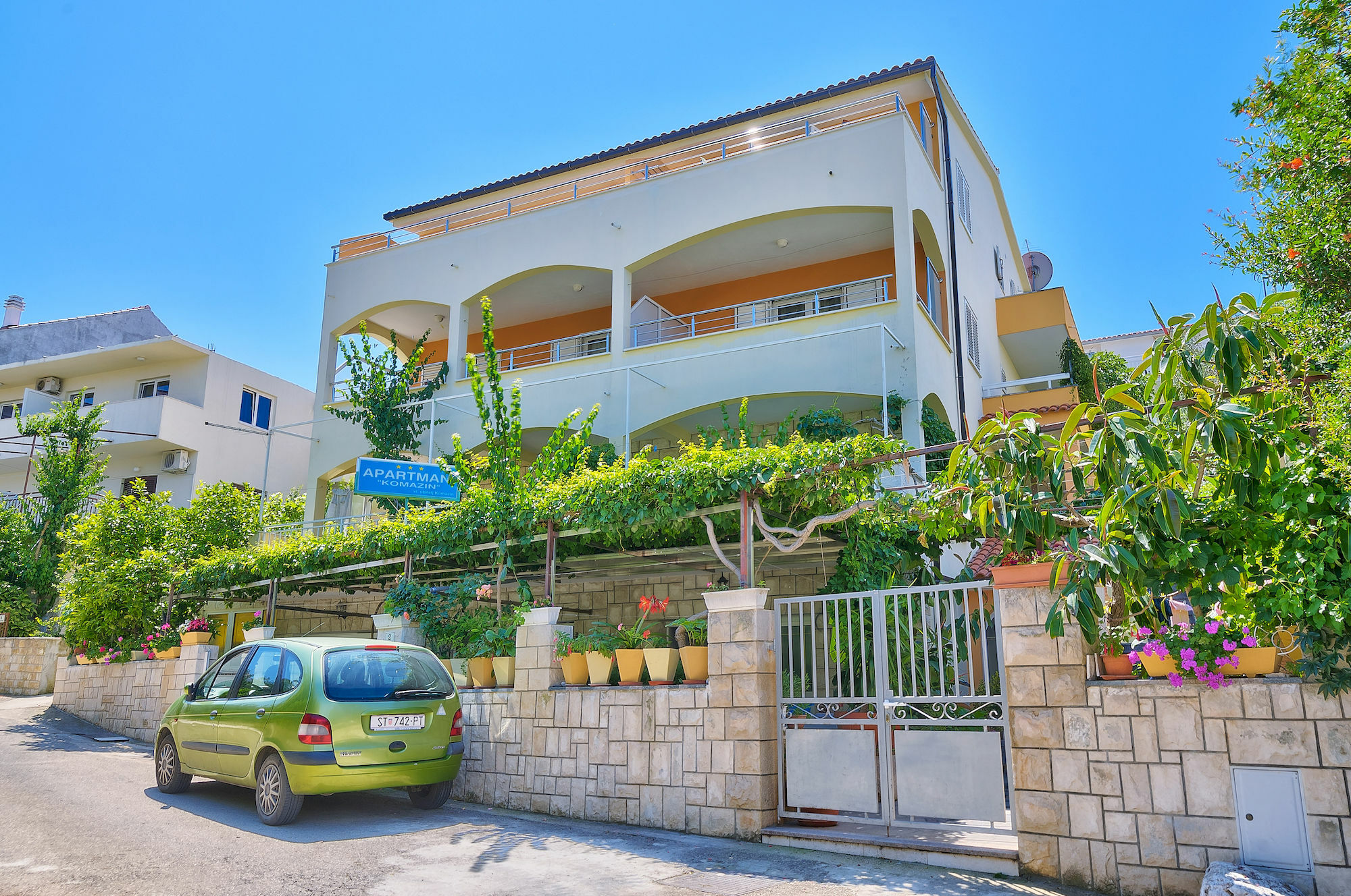 Guest house Komazin 3*