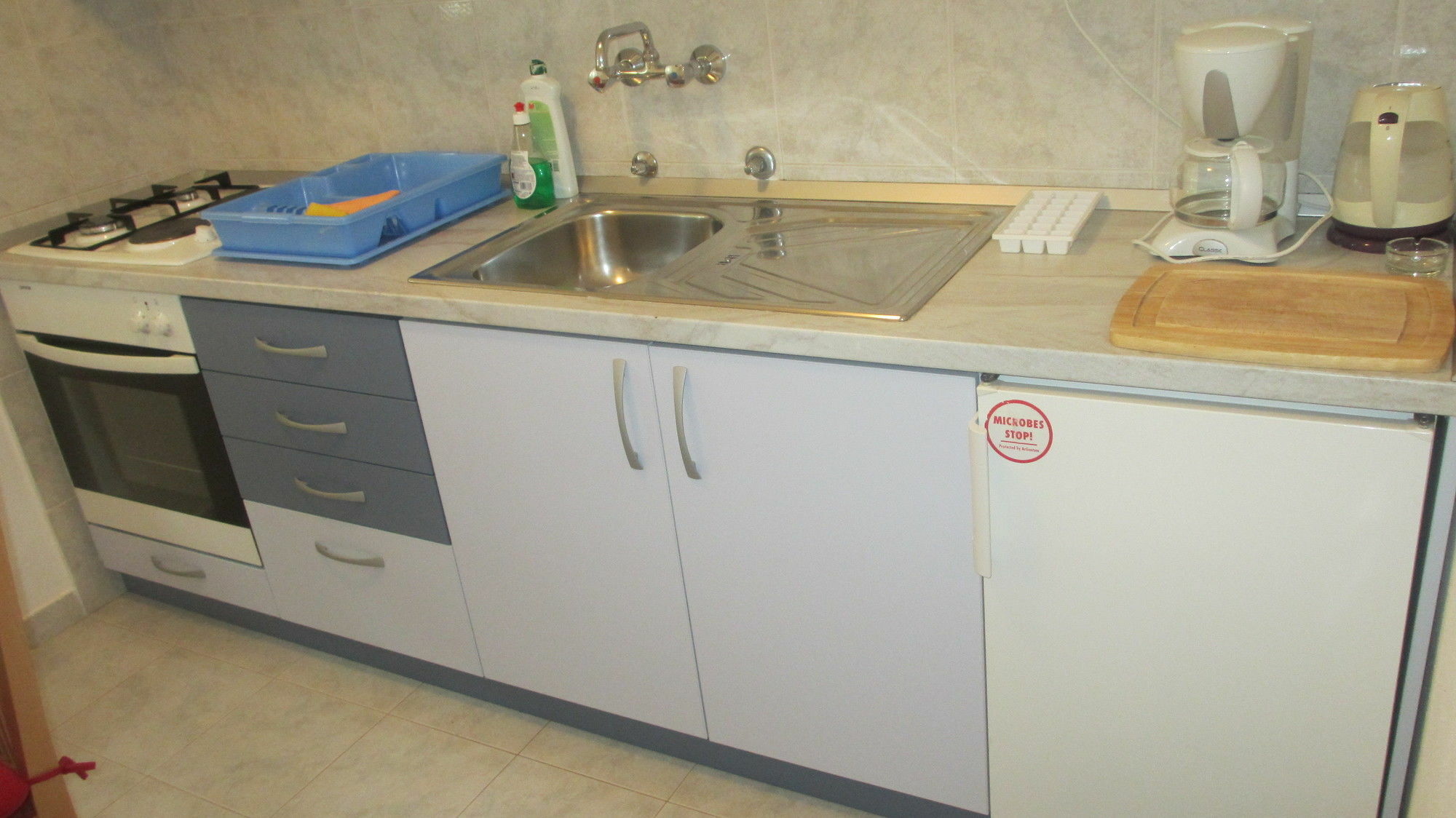 J & B Holiday House Apartment *