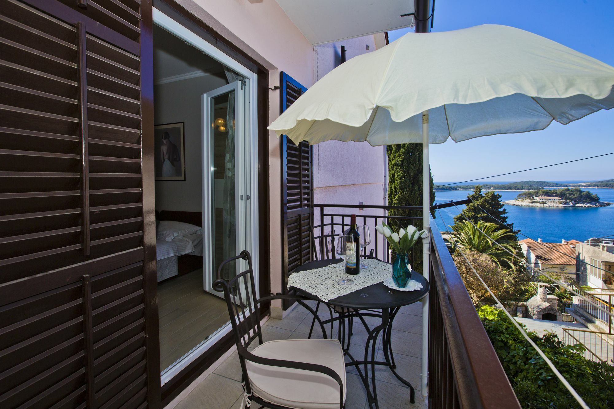 Milton Hvar