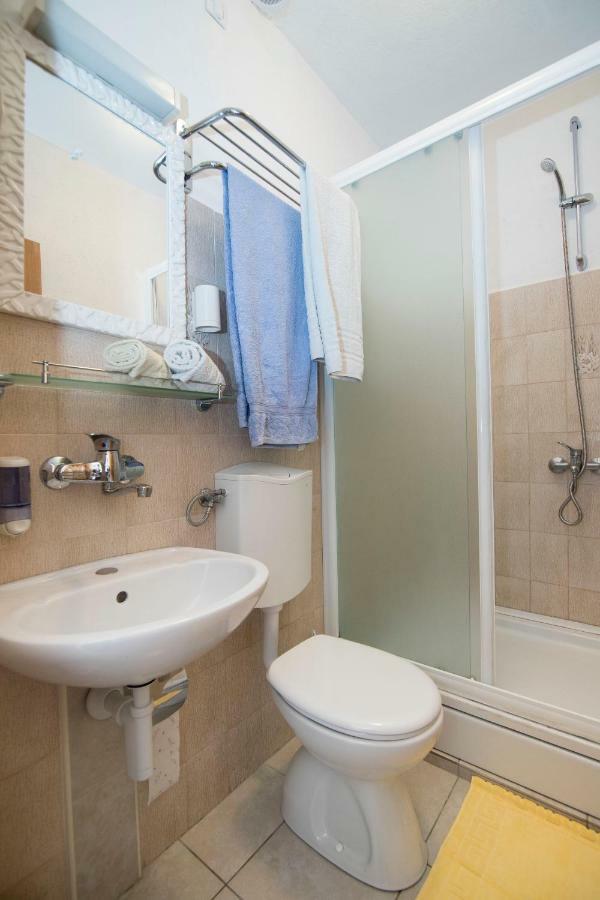 And Nikol Apartment *