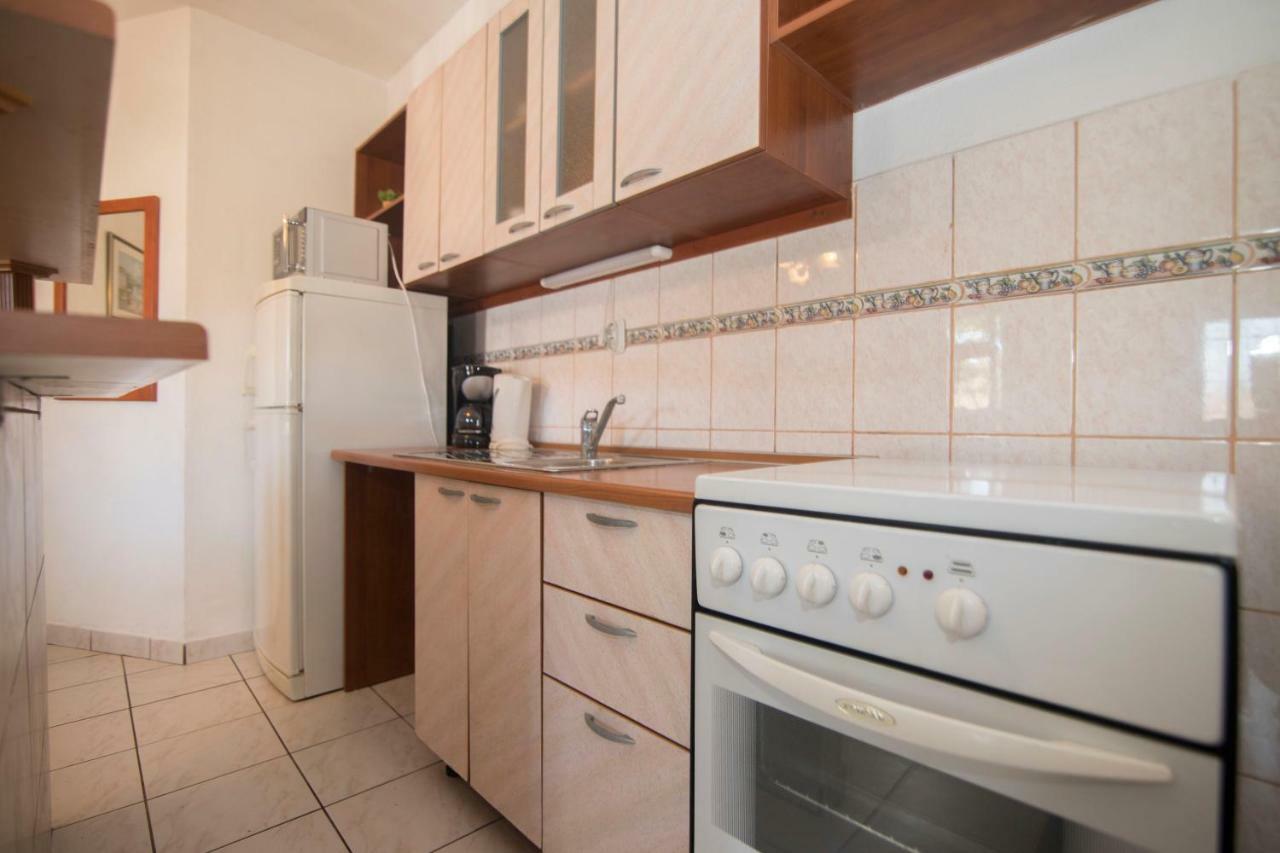 And Nikol Apartment Hvar Town