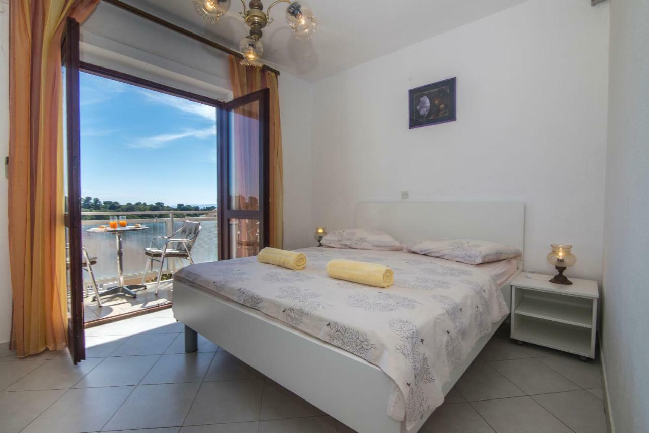 And Nikol Apartment Hvar Town