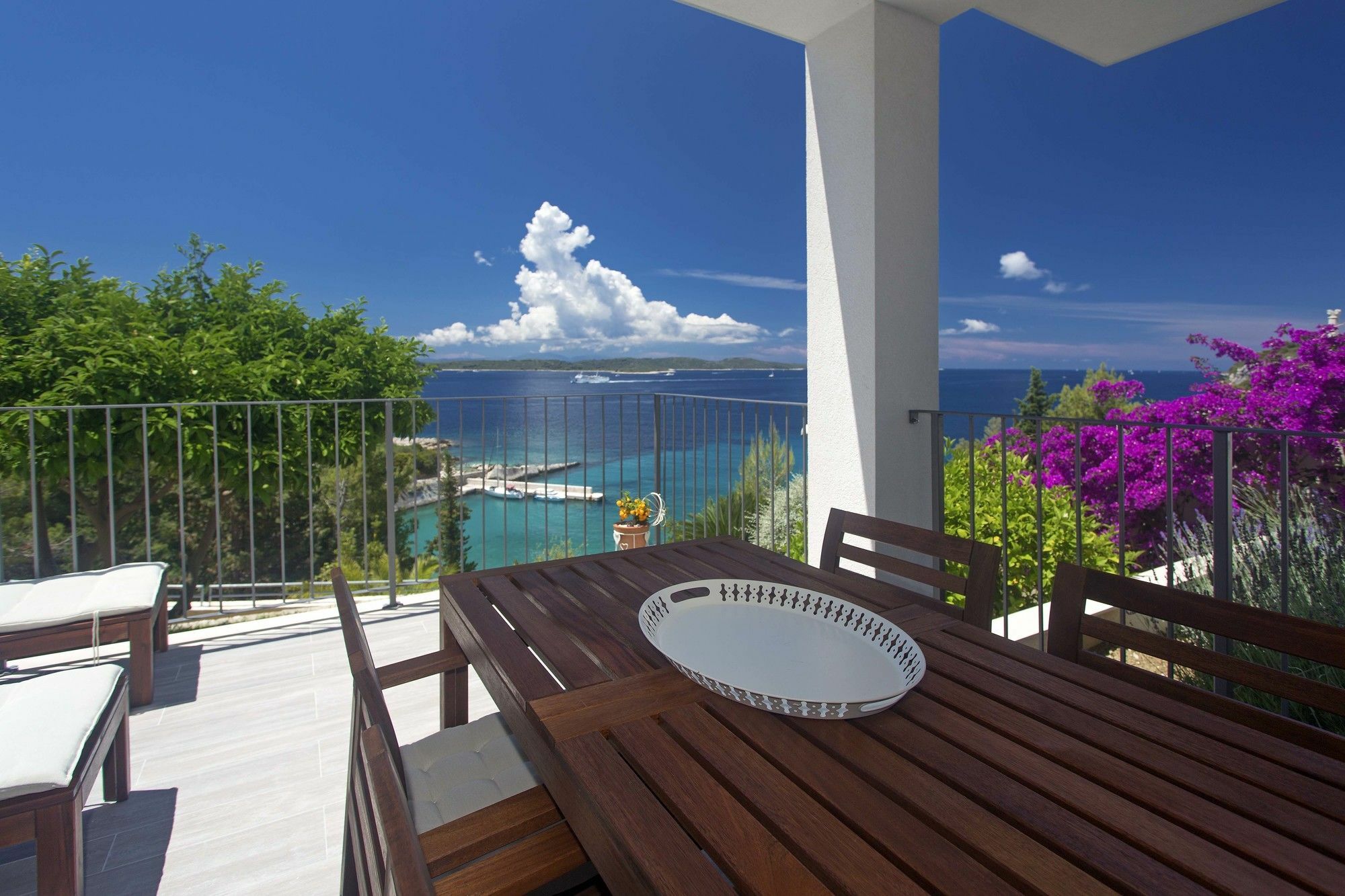 Blue Bay Apartment *