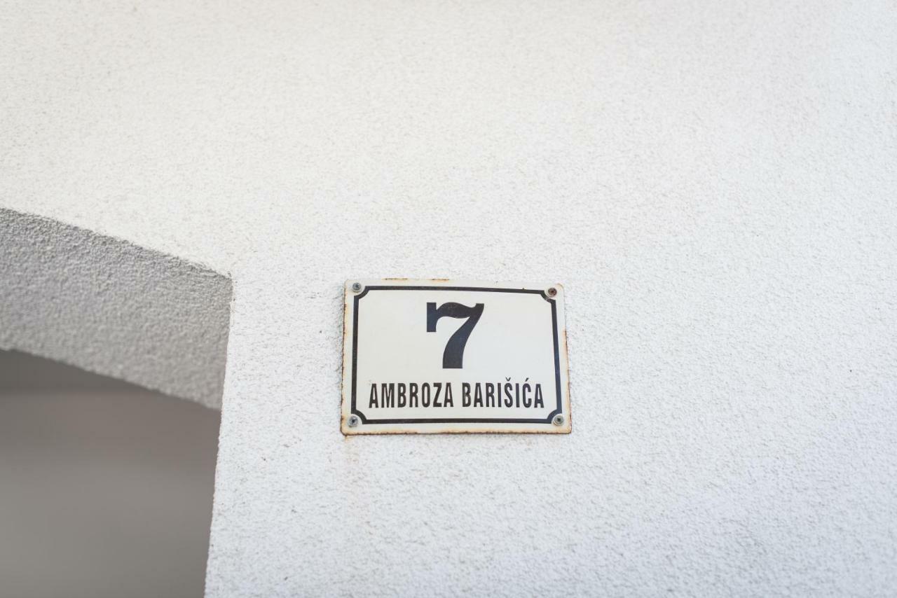 Studio Apartman Bova Apartment *