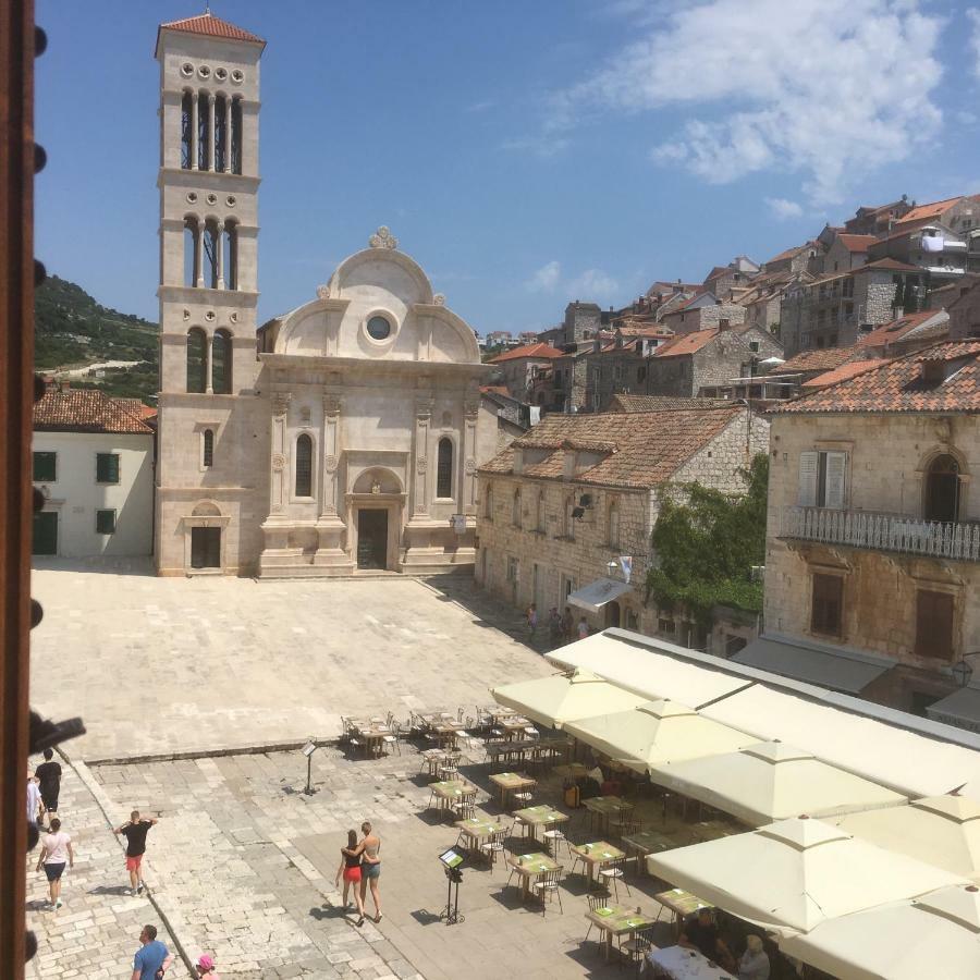 Hvar Piazza Apartment