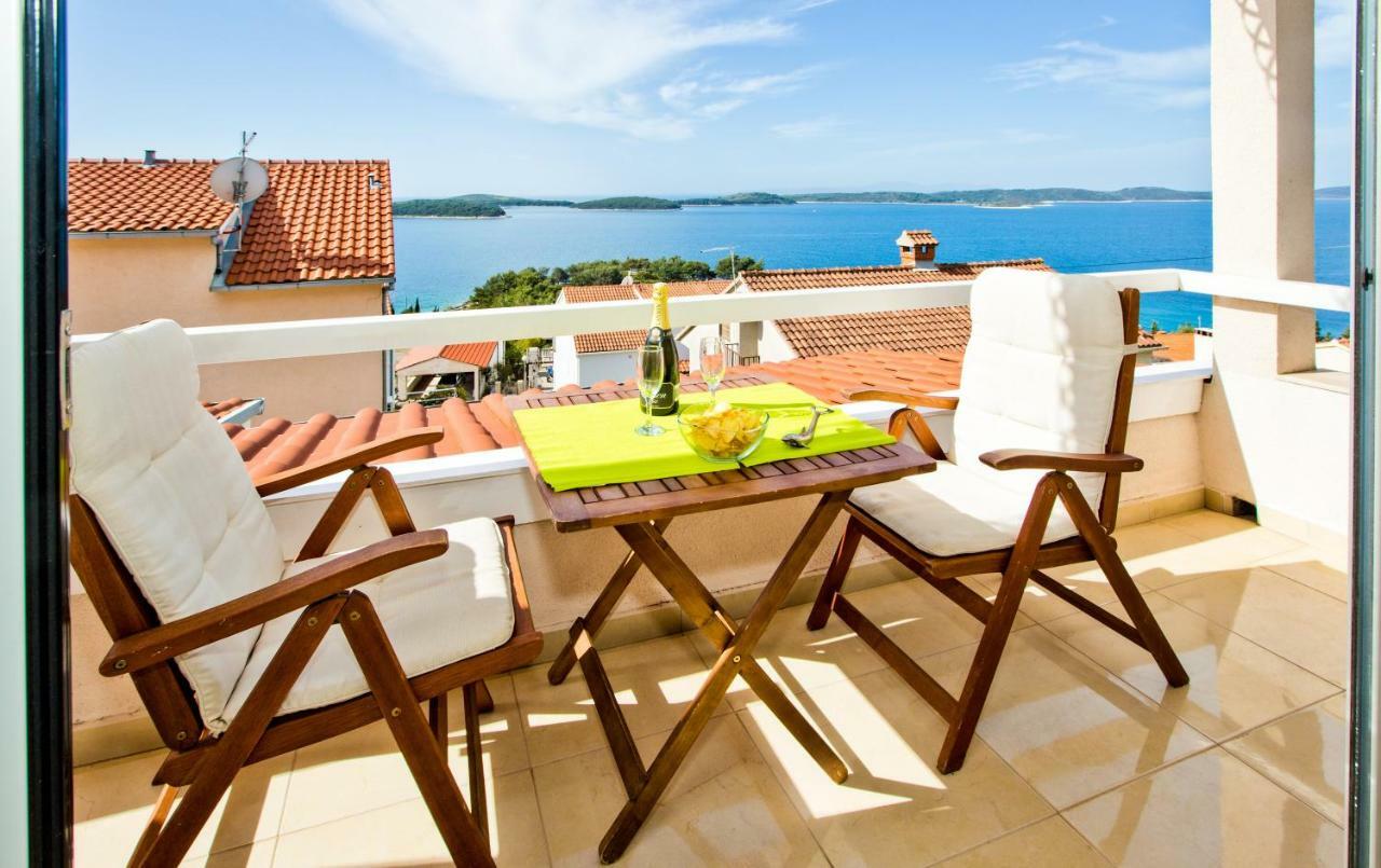 Tatjana Dominis * Hvar Town