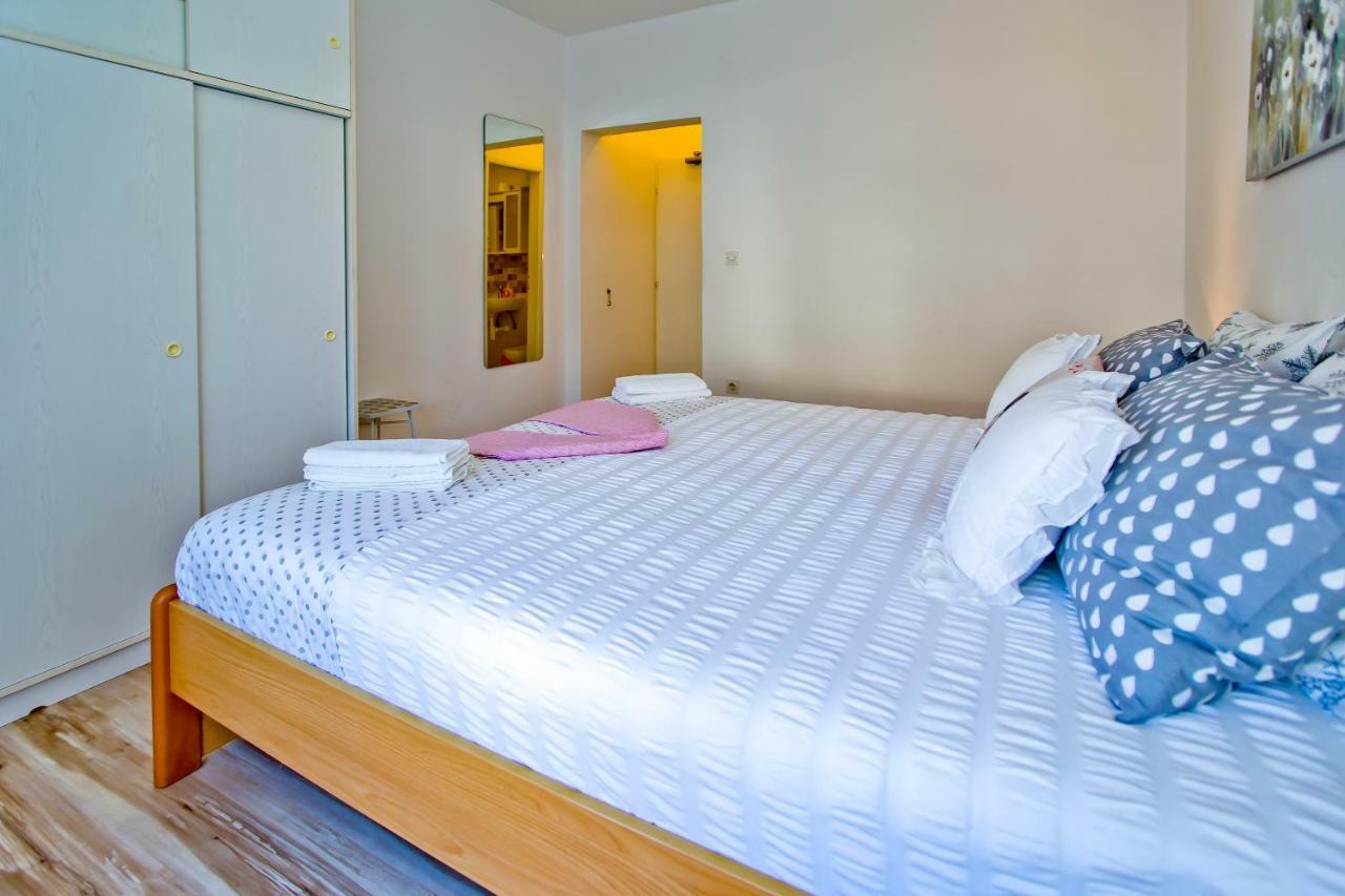 Ana Ii Apartment *