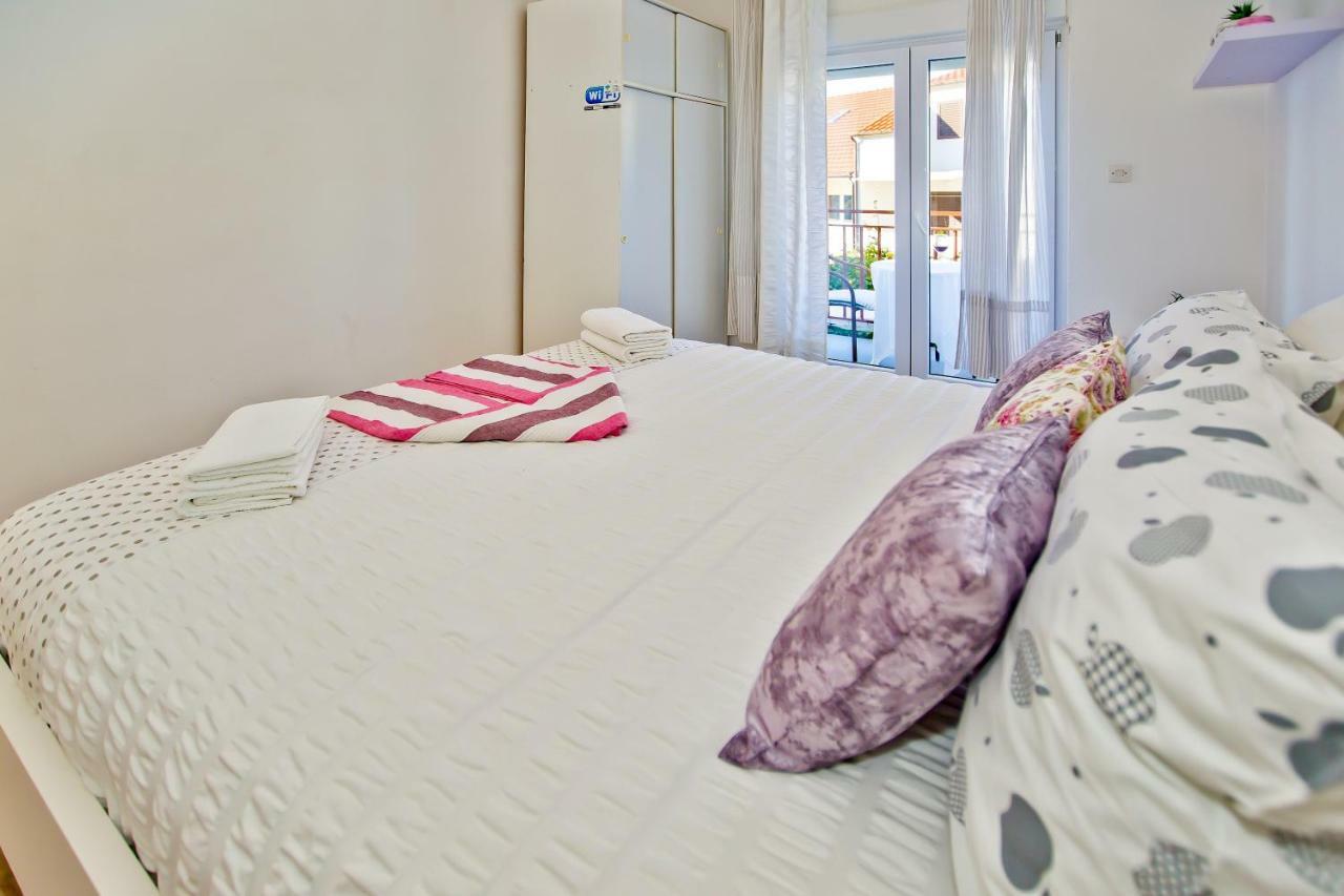 Ana Ii Apartment *