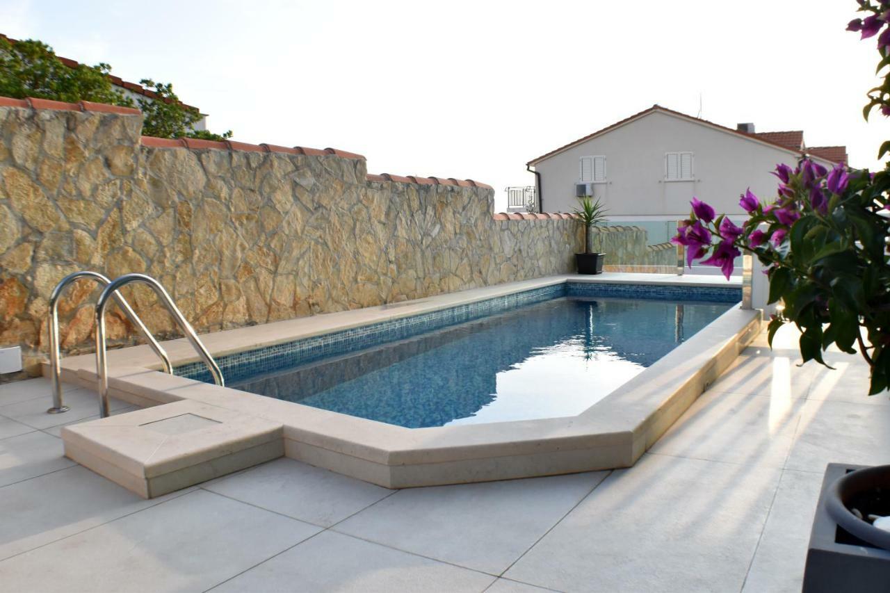 Amos With Private Pool *