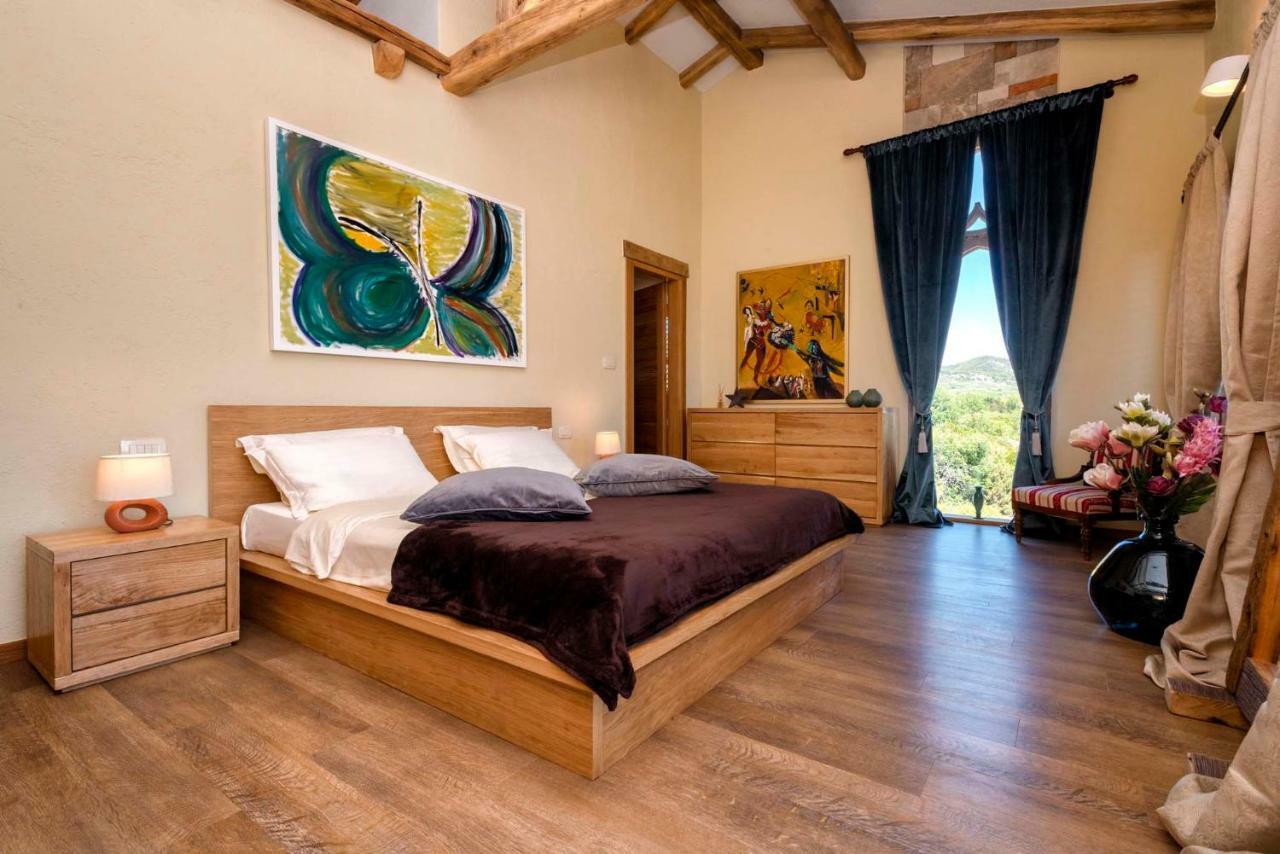Luxury Galapagos Villa Hvar Town
