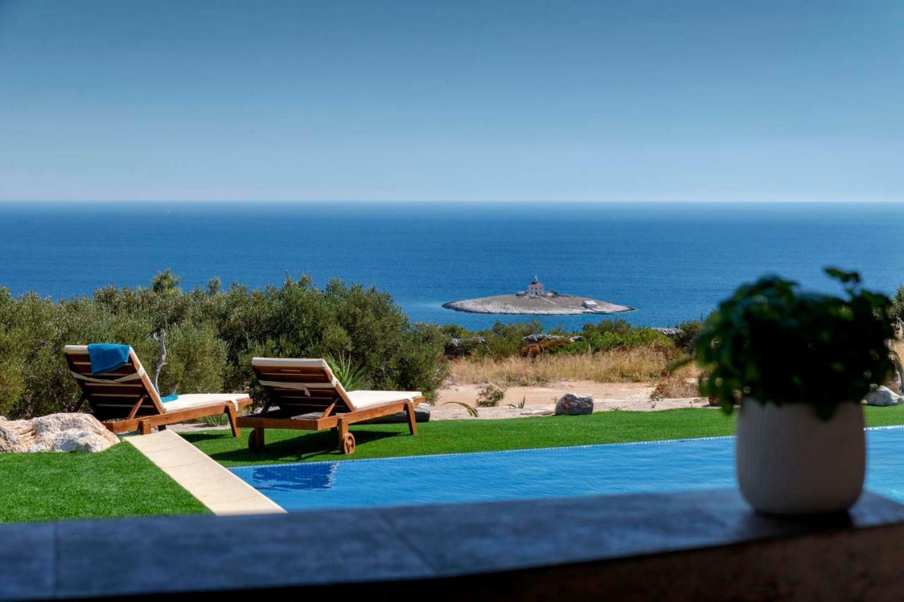 Luxury Galapagos Hvar Town