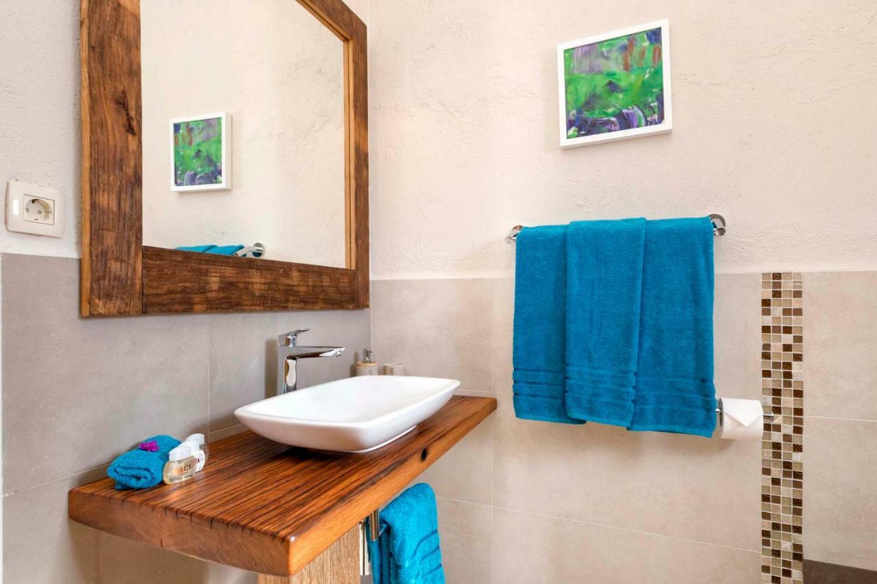 Luxury Galapagos Hvar Town