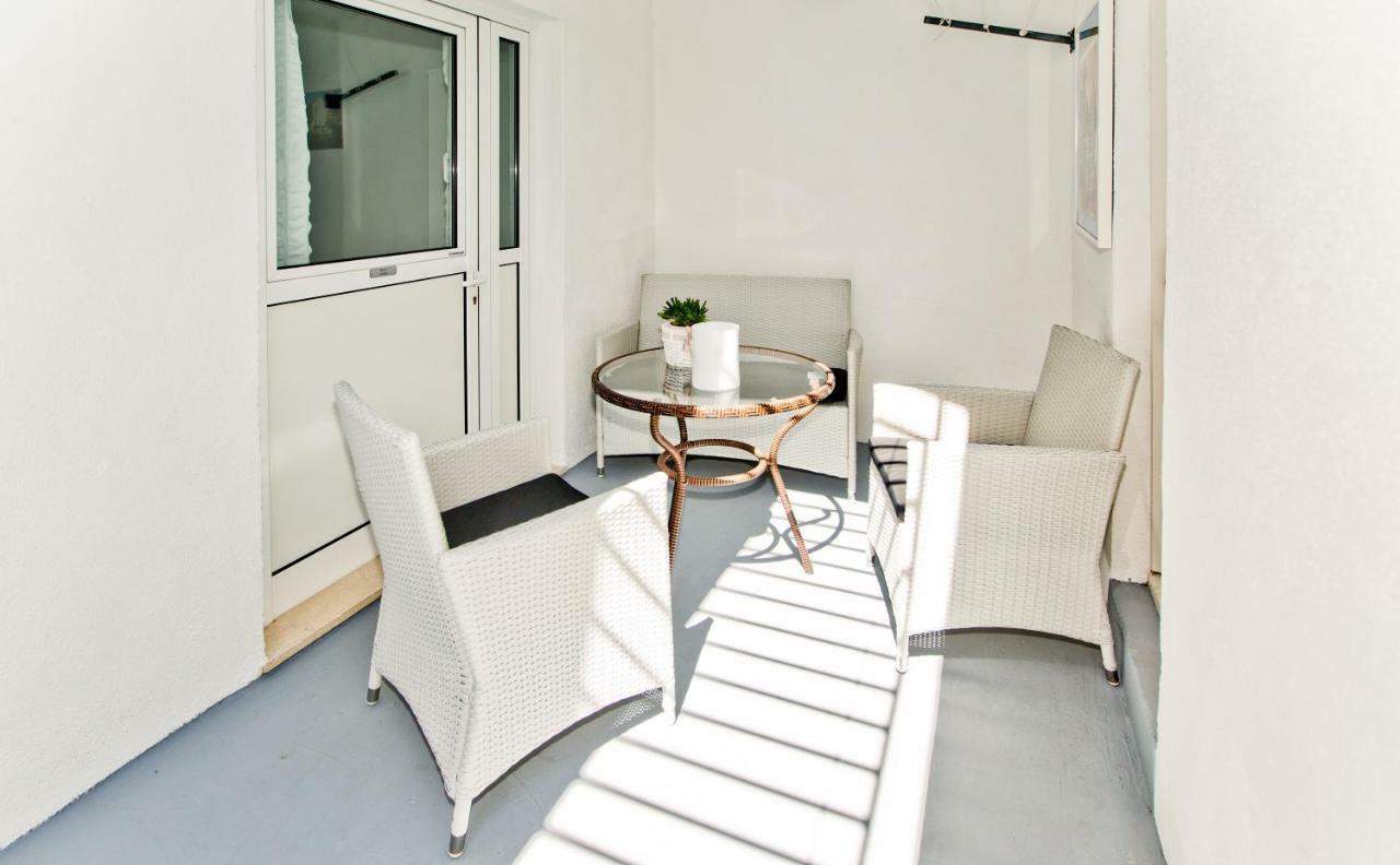 Ana Ii Apartment *