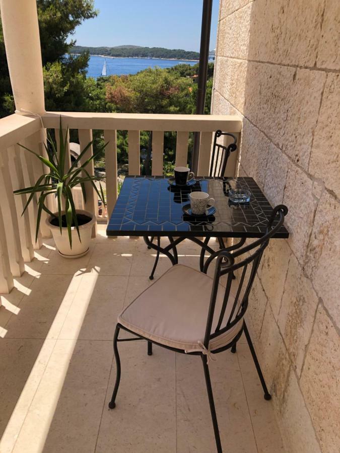 Dinka * Hvar Town