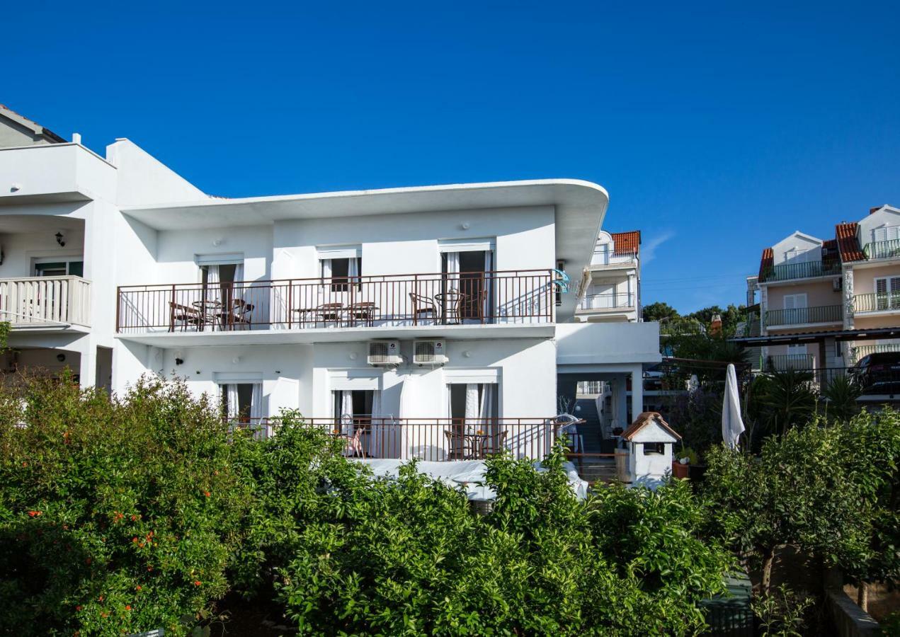 Ana Ii Apartment *