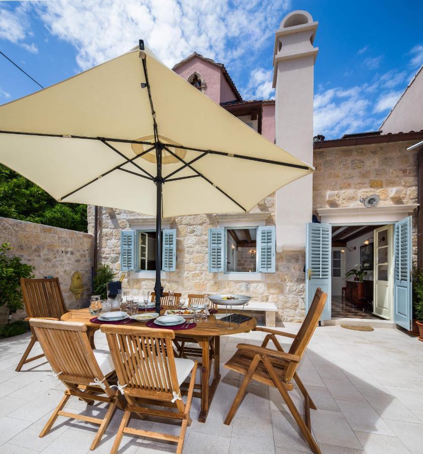 Holiday home Walls