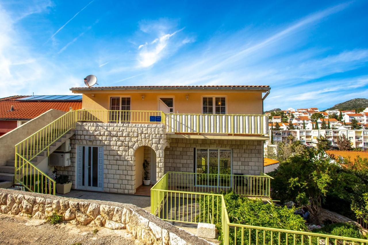 Marica * Hvar Town