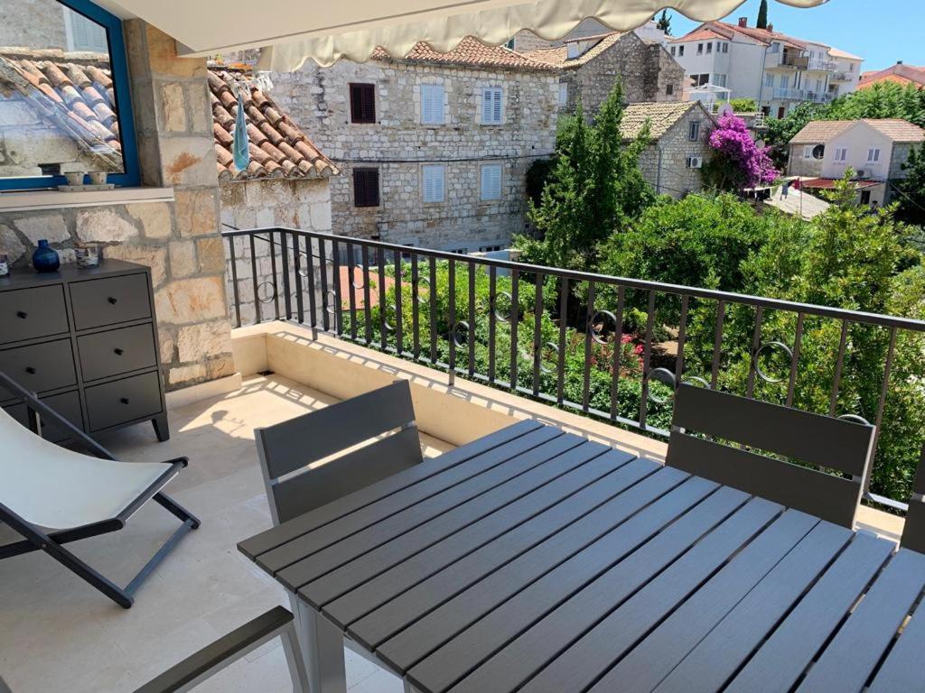 Penthouse In Old Dalmatian House - Flybridge Holiday home *