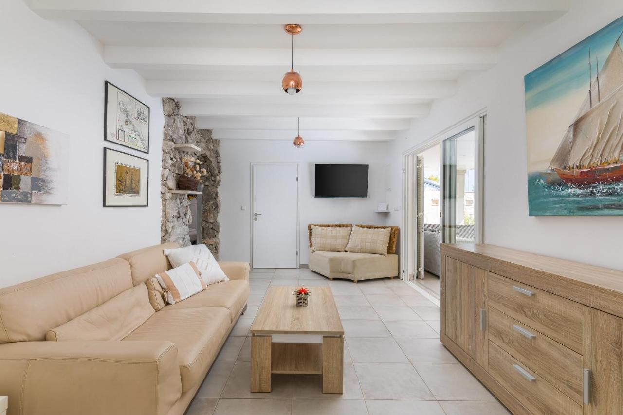 Oceanus Villa