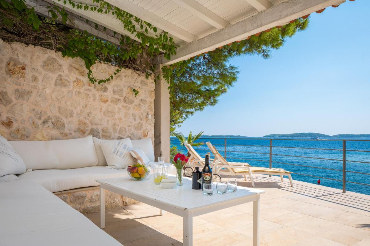 Oceanus Hvar Town