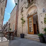 Luxury Apartment Bifora