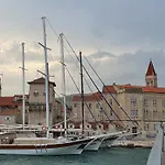Violeta Hvar