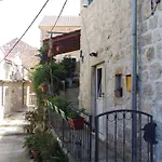 Ana Tudor Apartments