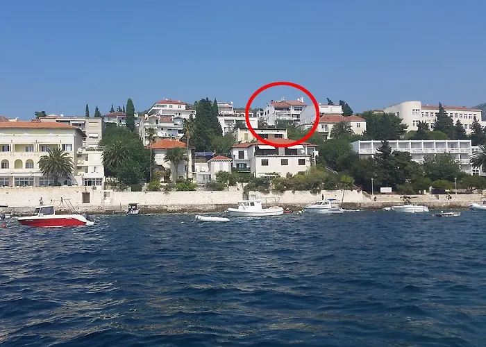 Apartments By The Sea Hvar - 14197
