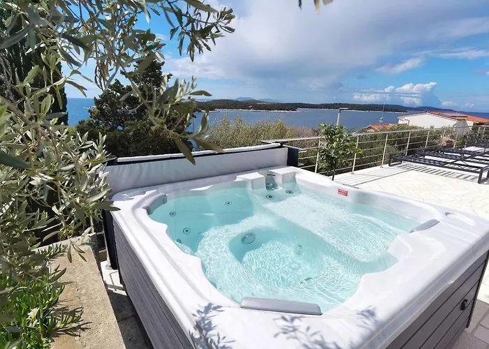 Hvar Dream View Penthouse With Hot Tub