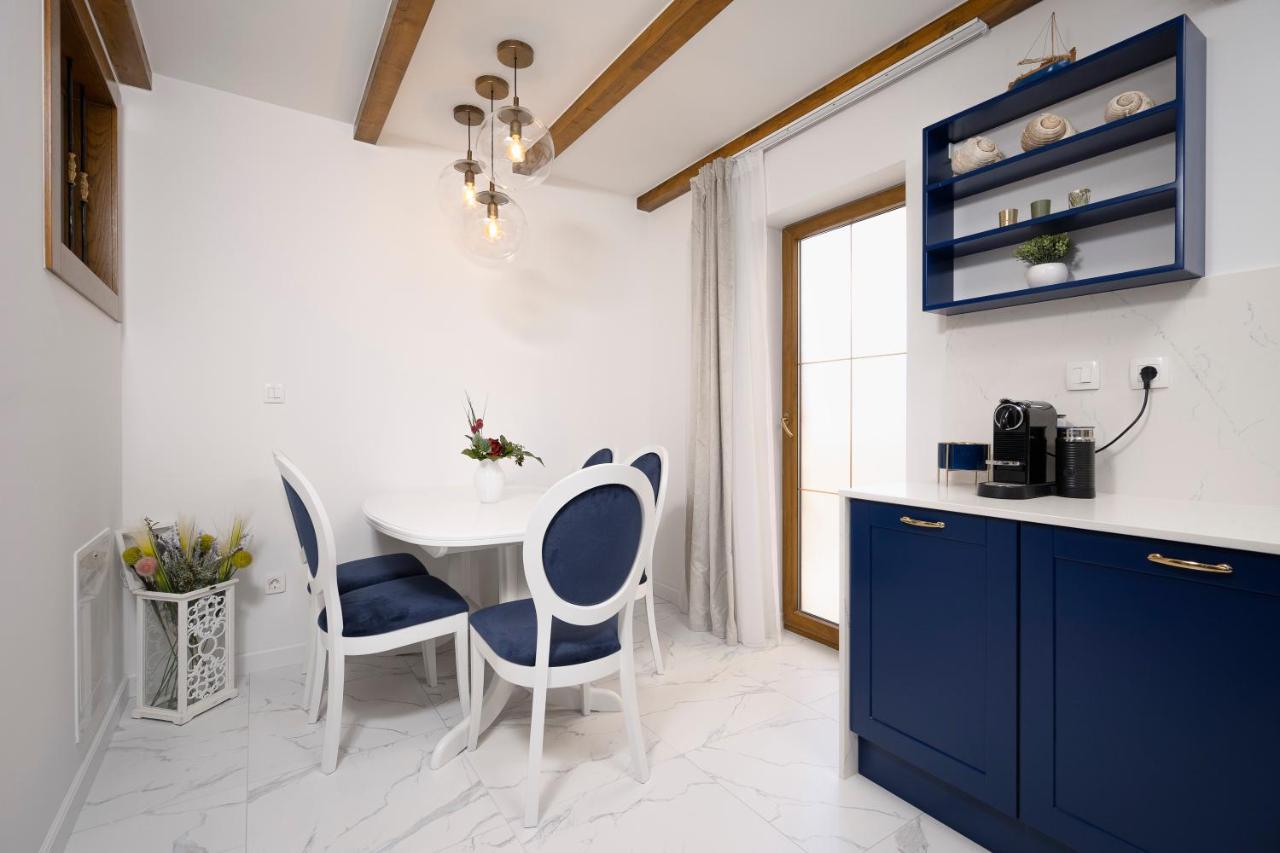 Apartment Downtown Escape - Hvar