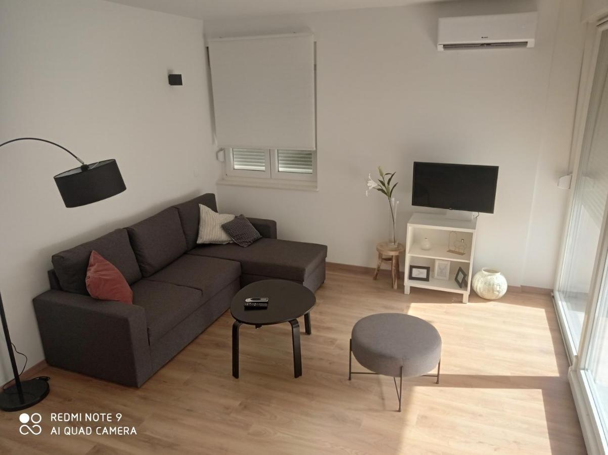 Tia Apartman *
