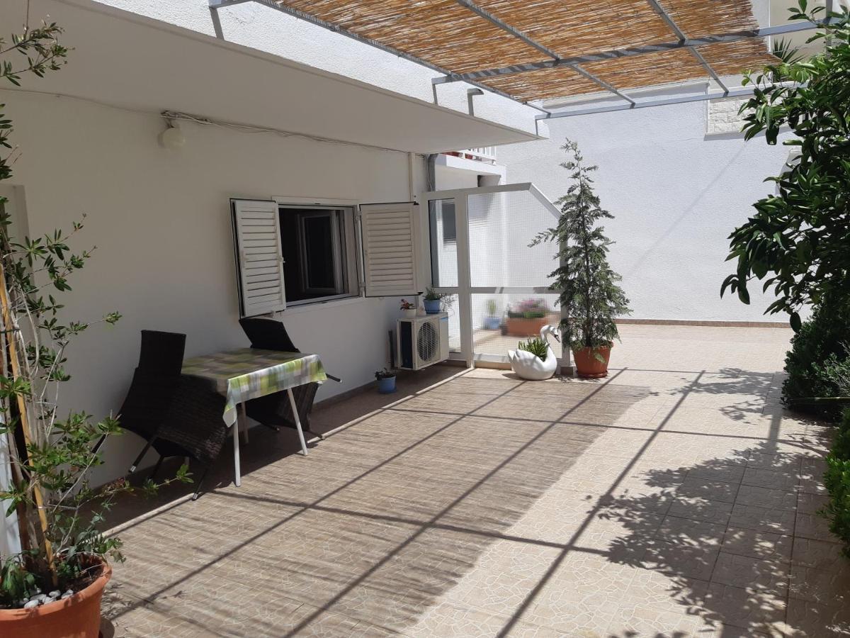 Apartment Julija *