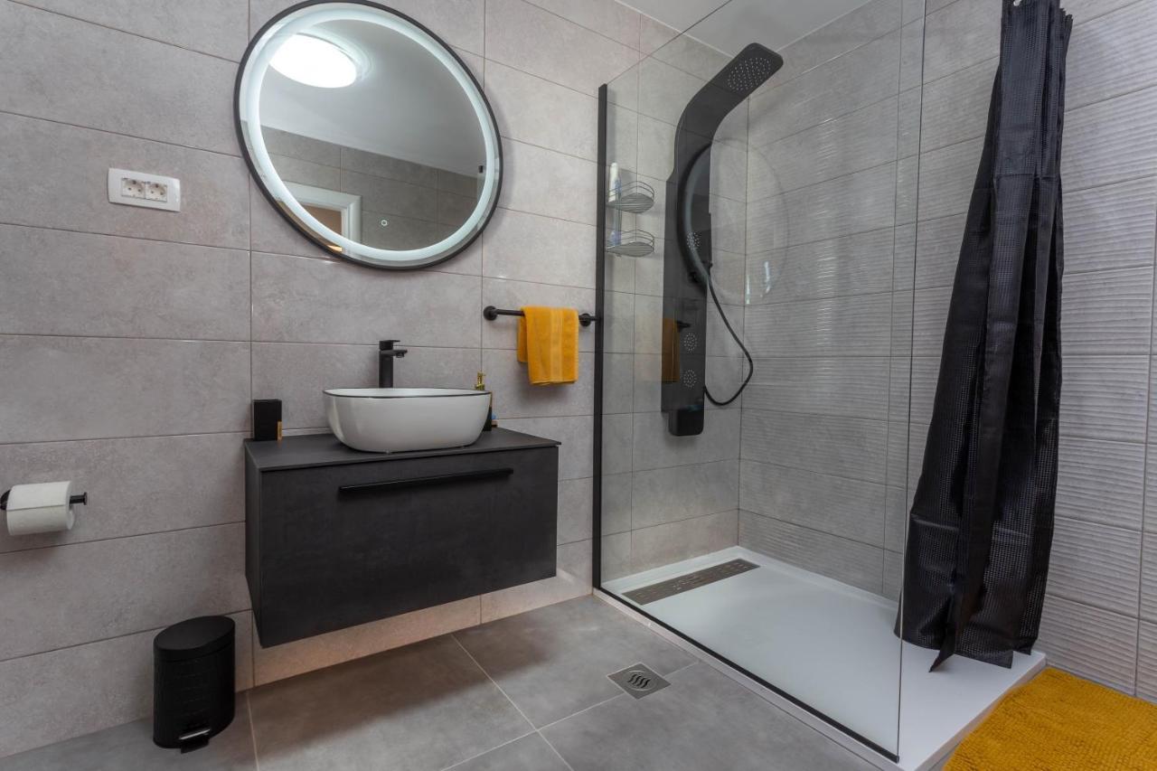 Guest house Deluxe Dreamy In The Center Of Hvar With Sea View *