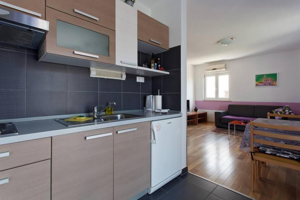 Komforan 2+2 Apartment Hvar Town
