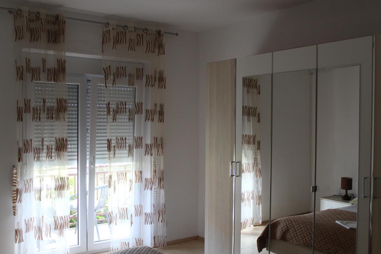 Nikola Leko 3* Hvar Town